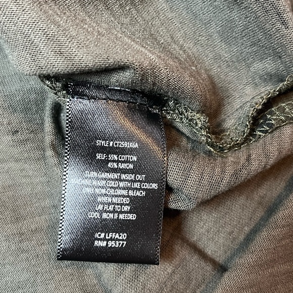 Sanctuary Women’s Camo Long Sleeve Top Size S Small LIKE NEW - Picture 3 of 4